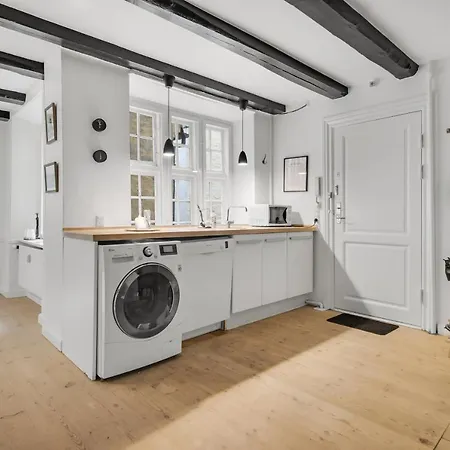 Apartment Prime Location - 2 Bed - Scandinavian Design - Spacious 105 Sqm Copenhagen